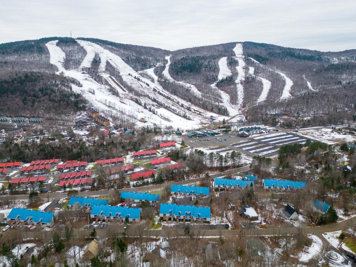Superbe Condo Face Aux Pentes De Ski Stoneham!!! Luaran gambar